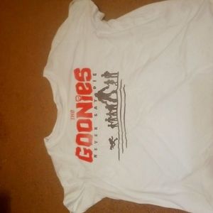 Im selling a goonies t shirt